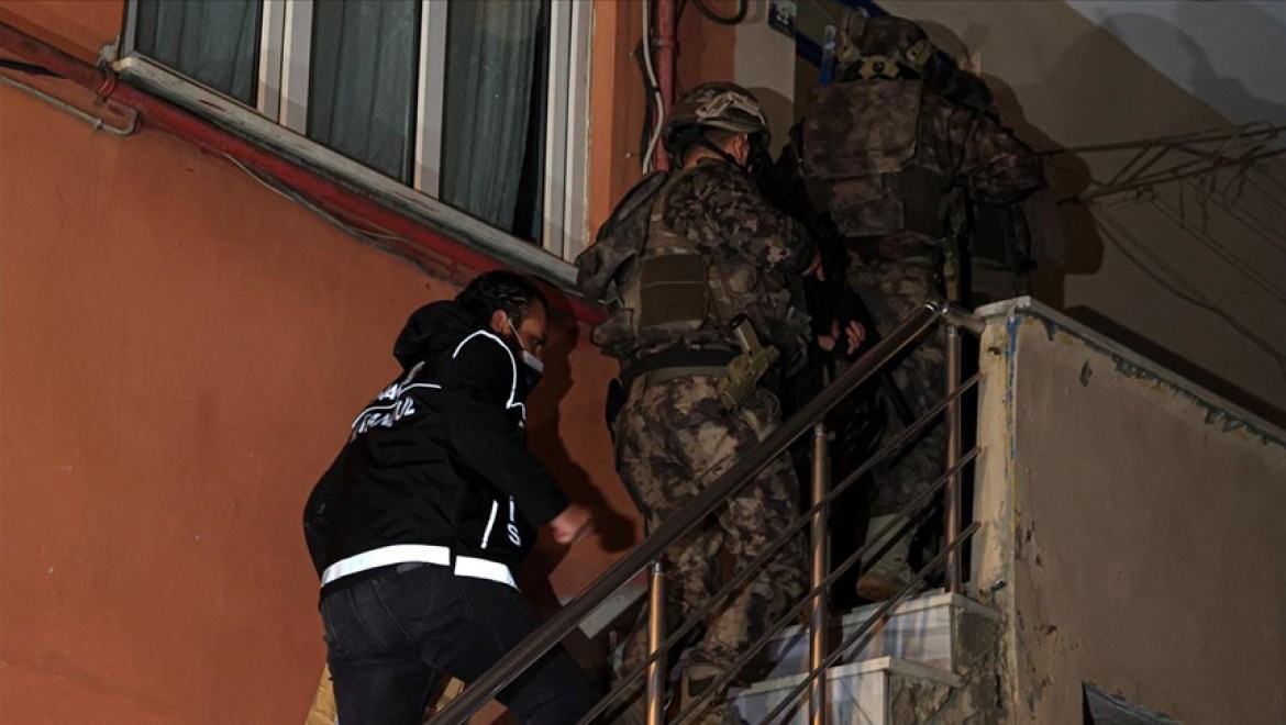 İstanbul'da uyuşturucu satıcılarına yönelik eş zamanlı operasyonda 13 şüpheli yakalandı