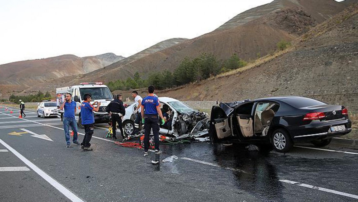 Erzincan'da Feci Kaza: 7 Ölü, 3 Yaralı