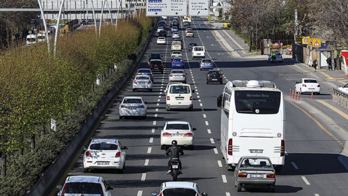 Türkiye'de 3 ayda trafiğe kaydedilen taşıtların yarısı 3 büyük şehirden
