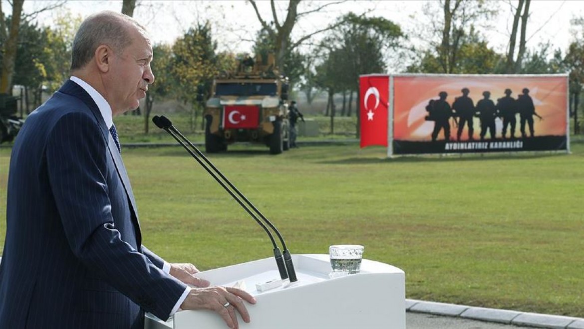 Cumhurbaşkanı Erdoğan: Türk ordusunun hiçbir birliğinin sancağı son neferi de can vermeden toprağa düşmemiştir