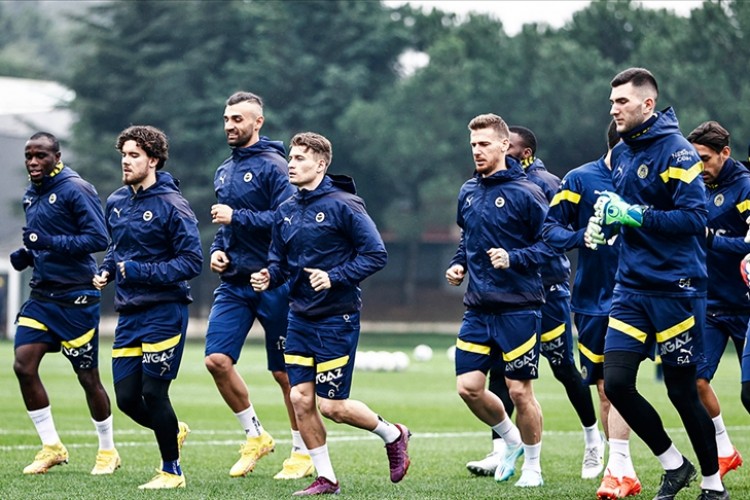 Fenerbahçe'de ligin ikinci bölümünün hazırlıkları sürüyor