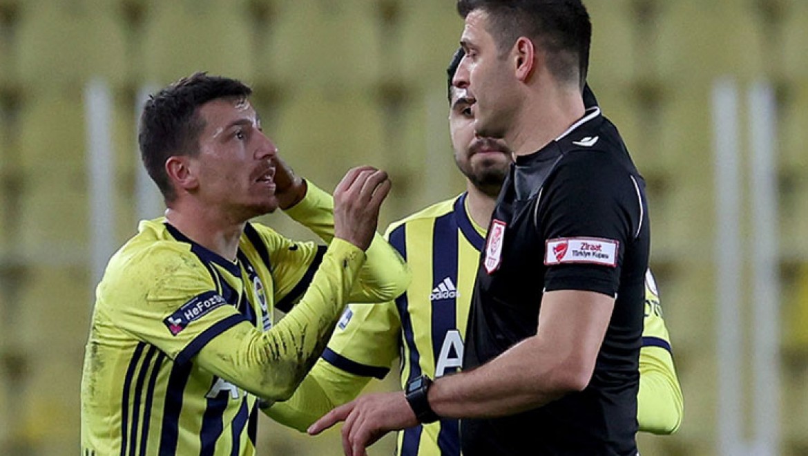 PFDK'den Fenerbahçeli futbolcu Mert Hakan Yandaş'a 1 maç ceza