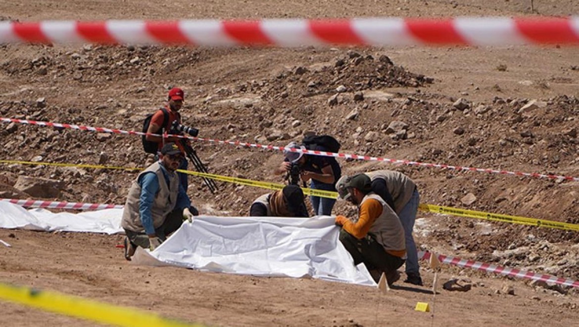 Musul'da DEAŞ'ın katlettiği 500 kişilik iki toplu mezar bulundu