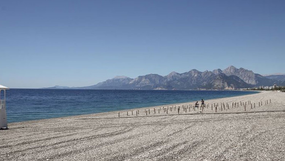 Dünyaca ünlü plajda 'deniz keyfi' sosyal mesafeli olacak