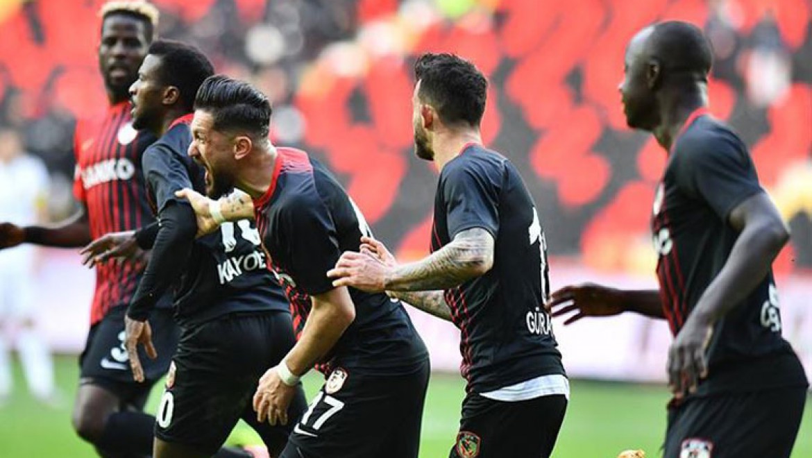 Gaziantep FK ikinci yarıda attığı gollerle kazandı