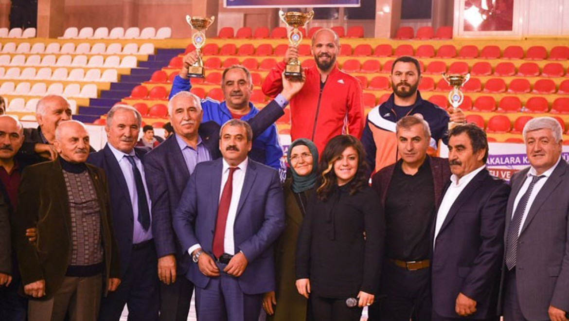 9. Uluslararası Hüseyin Akbaş Güreş Turnuvası'nda Türkiye Şampiyon