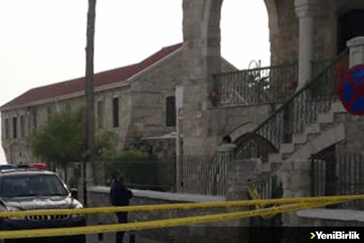 Kıbrıs Rum kesimindeki Larnaka Büyük Camisi'ne saldırı