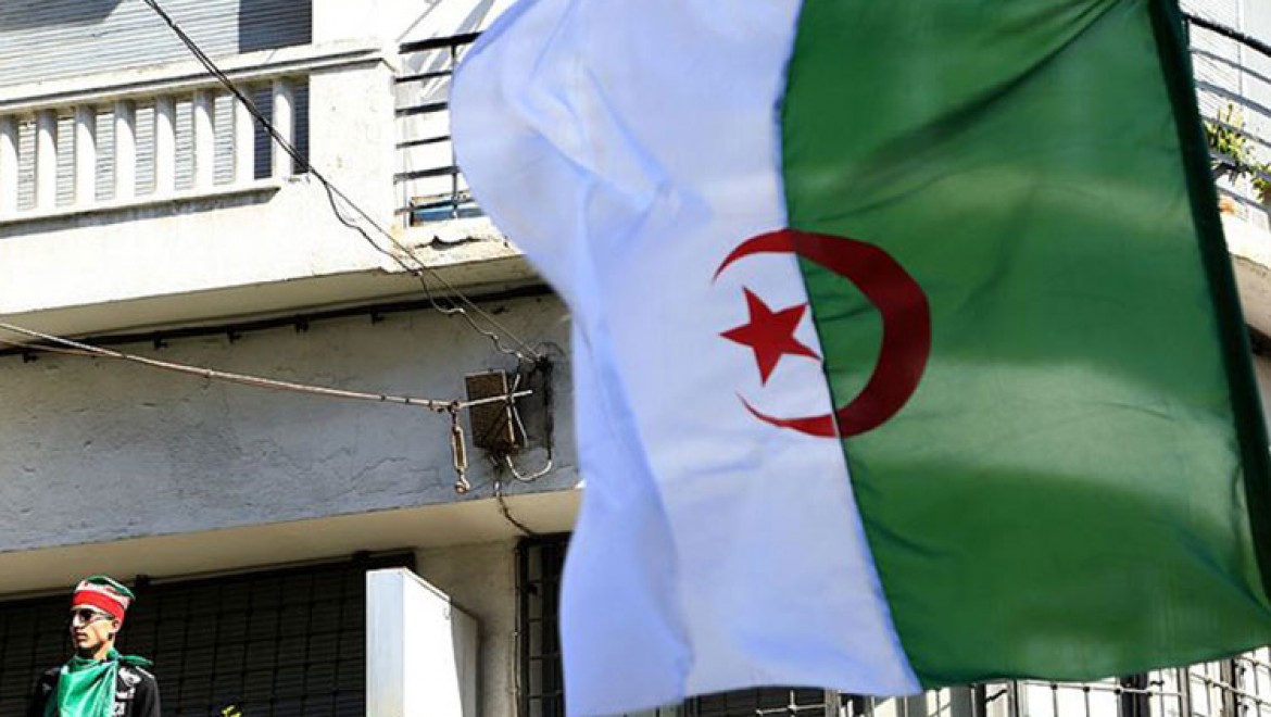 Cezayir cumhurbaşkanlığı seçiminin iptalinden sonra belirsizliğe ilerliyor