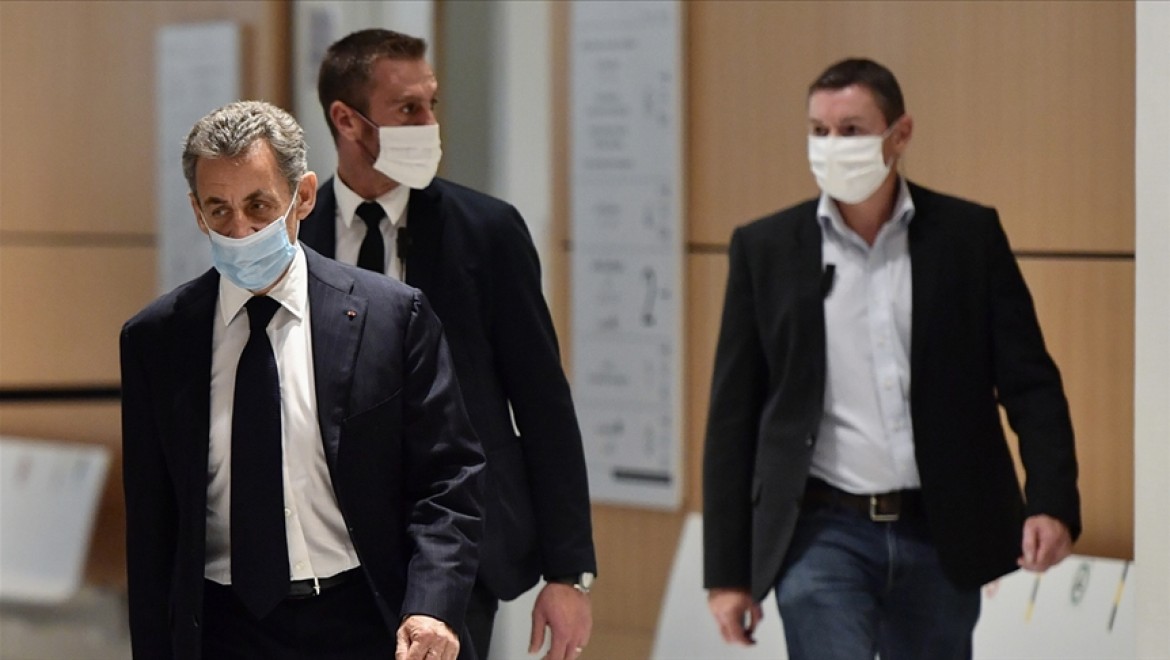 Sarkozy cumhurbaşkanlığı dönemindeki 'kirli' ilişkilerin hesabını veriyor