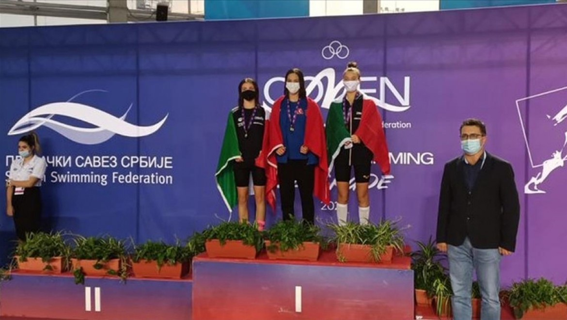 Milli yüzücüler Talya Erdoğan ve Meriç Uygun,Sırbistan'da birinci oldu