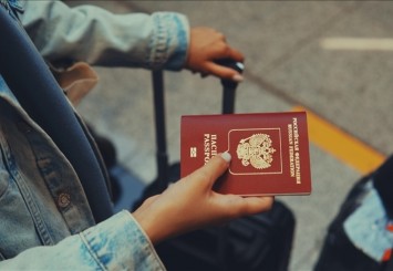 AB Rus vatandaşlarına yönelik vize kısıtlamalarını sıkılaştırıyor