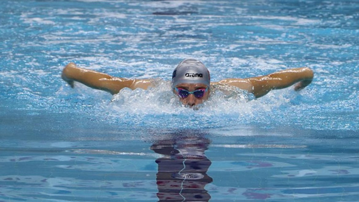 Özgürlüğü havuzda bulan görme engelli milli yüzücünün hedefi paralimpik şampiyonluğu