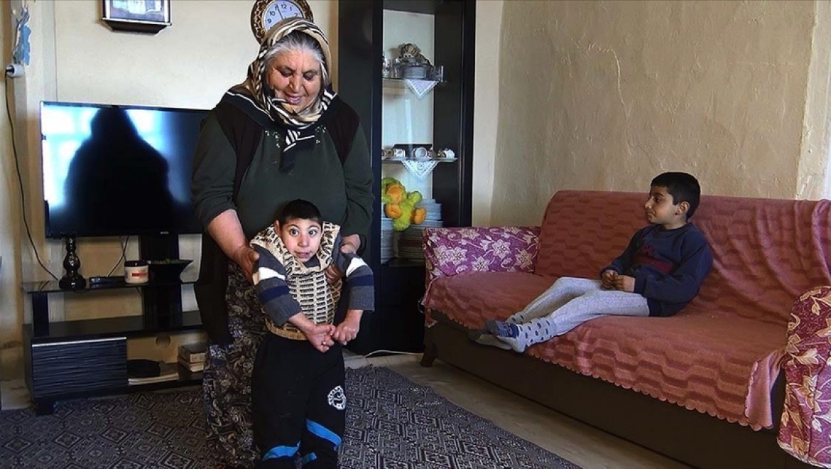 Karslı 'süper babaanne'nin torunlarına güzel yaşam sunma mücadelesi