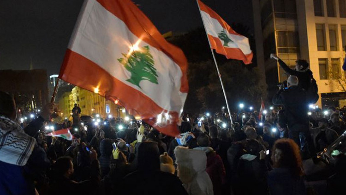 Lübnan'da gösterilerde yaralanan kişinin ölümü protestoları yeniden başlattı