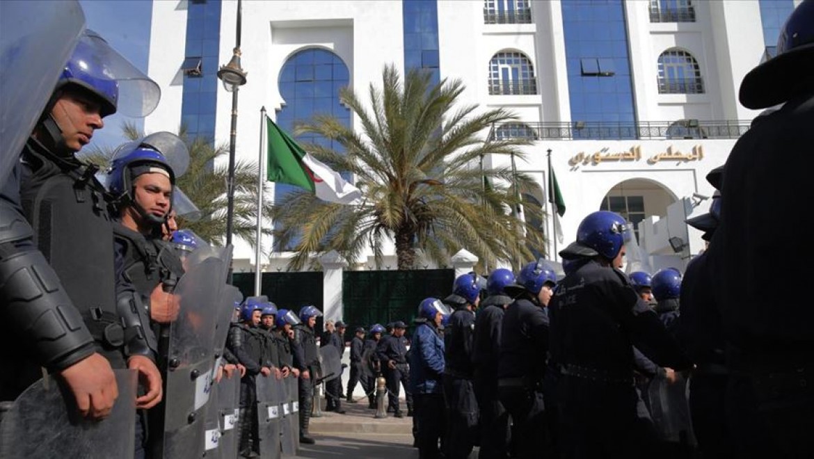 Cezayir'in en zengin iş adamı tutuklandı