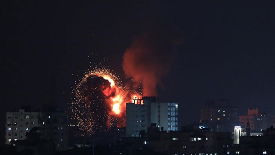 İsrail, Gazze'ye hava saldırılarına yeniden başladı