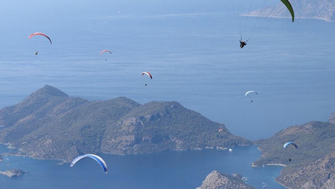 Yamaç paraşütünün 'en iyi akrobasi pilotları' Fethiye'de buluşacak