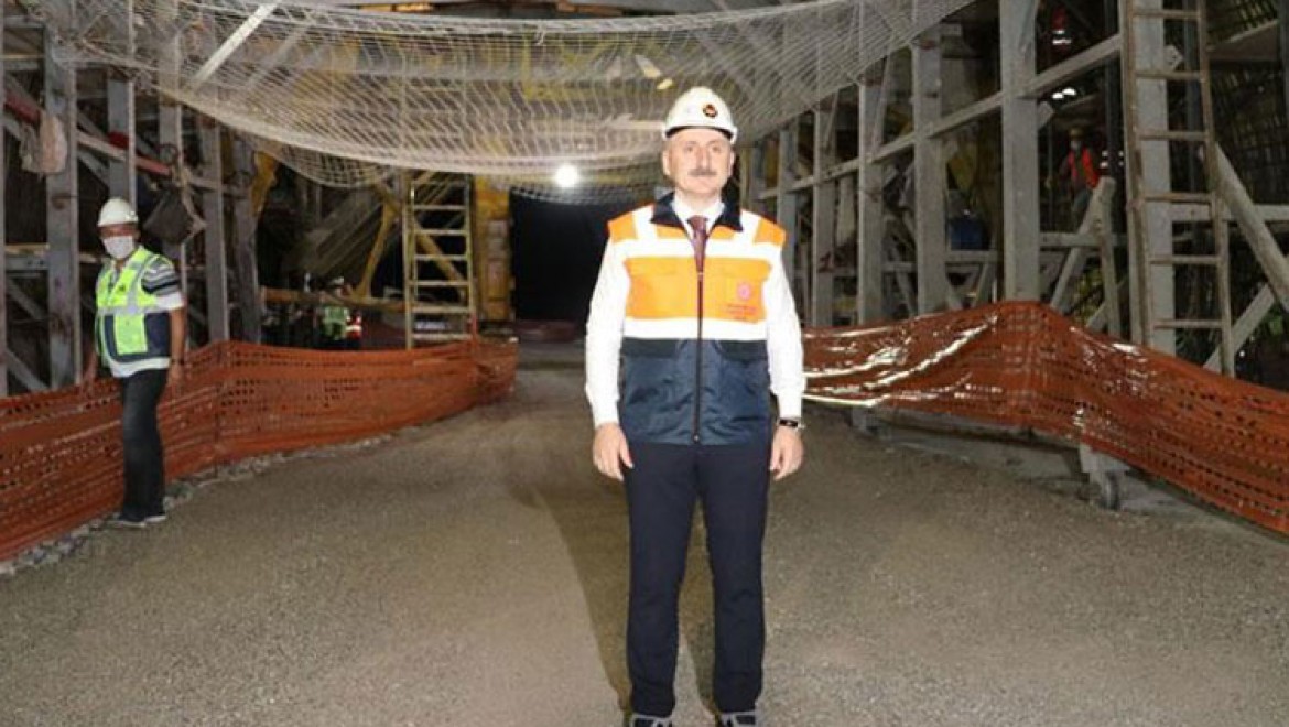 Ulaştırma ve Altyapı Bakanı Karaismailoğlu Honaz Tüneli'nde incelemelerde bulundu