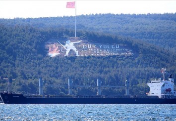 Ukrayna'dan denize açılan mısır yüklü "Navi Star" Çanakkale Boğazı'ndan geçti