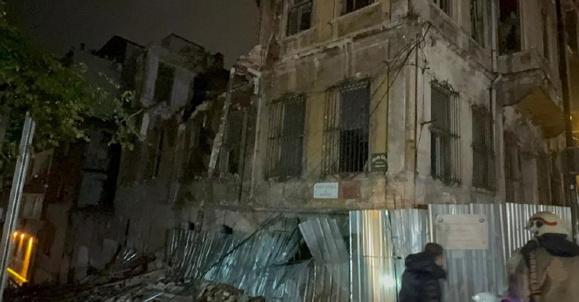 İstanbul'da yağış ve fırtına kentin bazı noktalarında hasara yol açtı