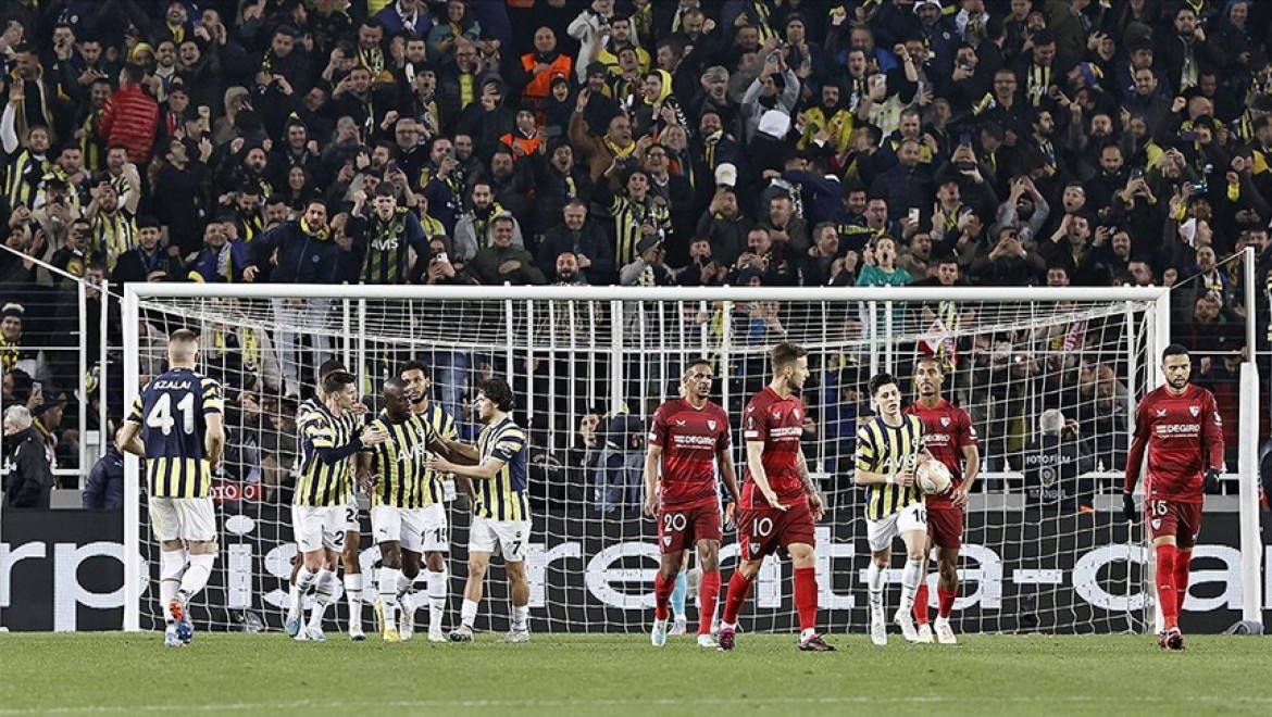 Fenerbahçe galibiyeti aldı ama tur biletini Sevilla aldı