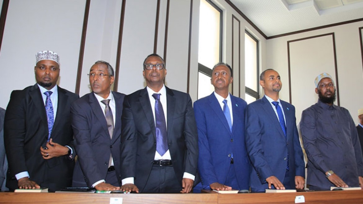 Somali'de yeni hükümet güvenoyu aldı