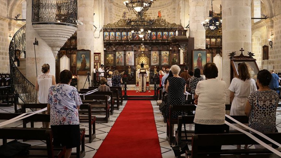 Türkiye farklı inançlara sağlanan ibadet yeri sayısında Batı'nın 5 kat önünde