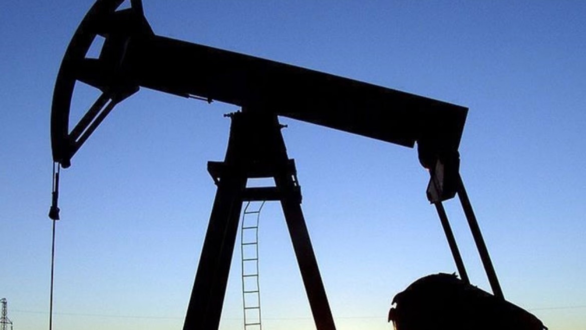 AB'nin Rus petrol ürünlerine ambargo ve tavan fiyat uygulaması yürürlüğe girdi