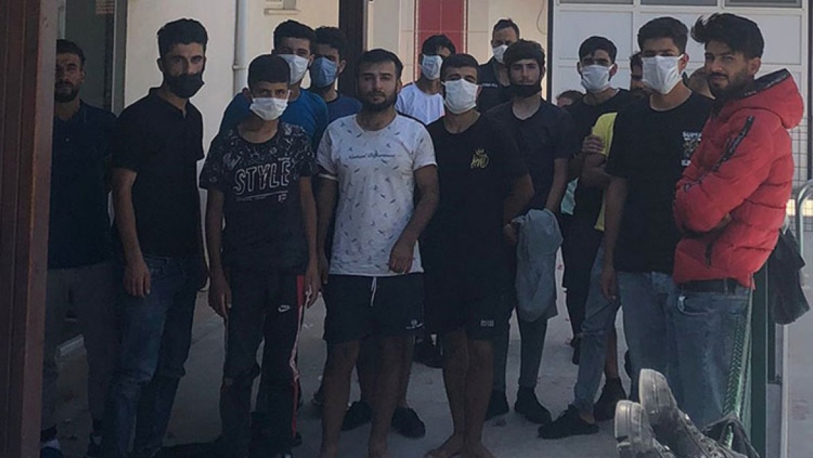 Datça'da Türk kara sularına geri itilen 26 düzensiz göçmen kurtarıldı