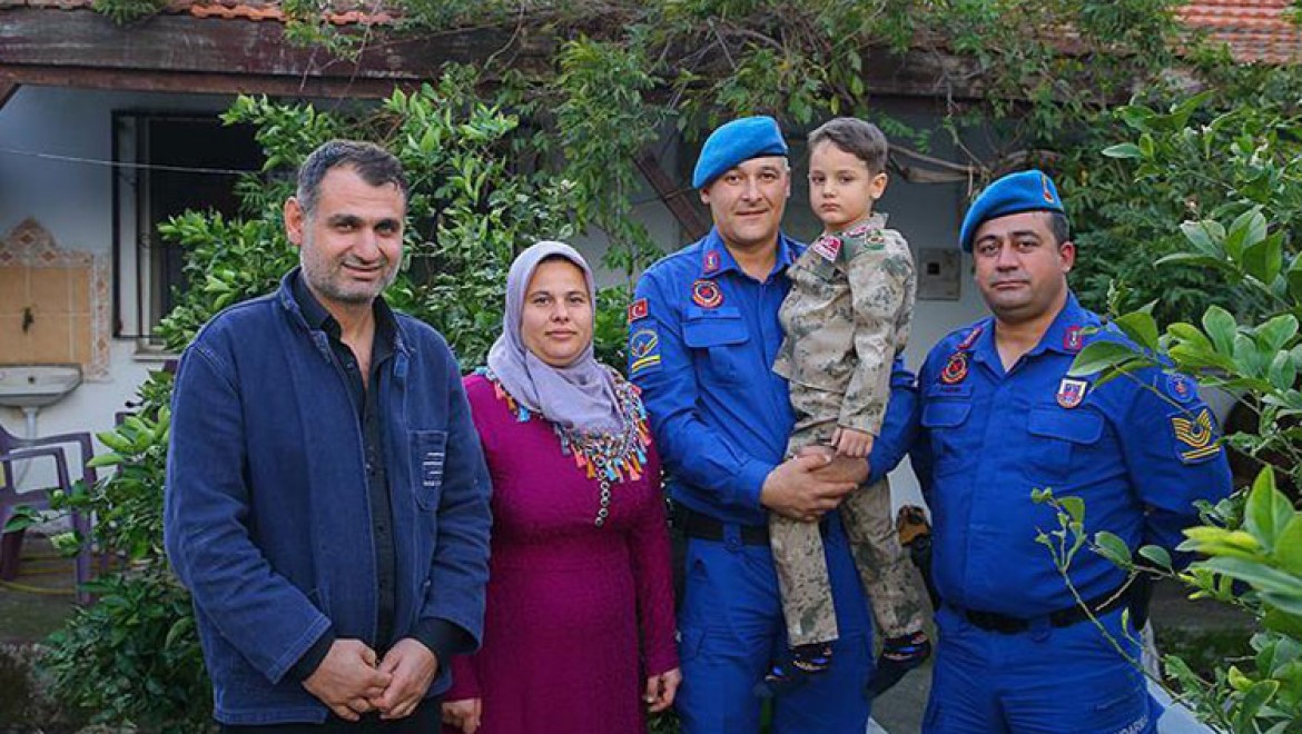 'Jandarma Oğlumu 'Rüzgar' Gibi Hastaneye Yetiştirdi'