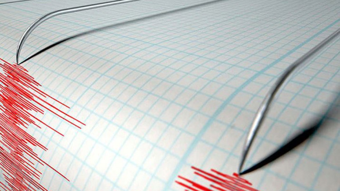 Endonezya'da 7,7 büyüklüğünde deprem