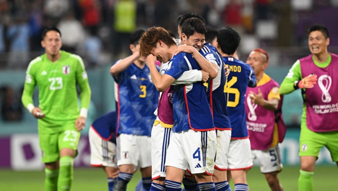 Japonya Milli Futbol Takımı Doha'da üst tura çıkarak 29 yıl önceki "trajediyi" sevince dönüştürdü