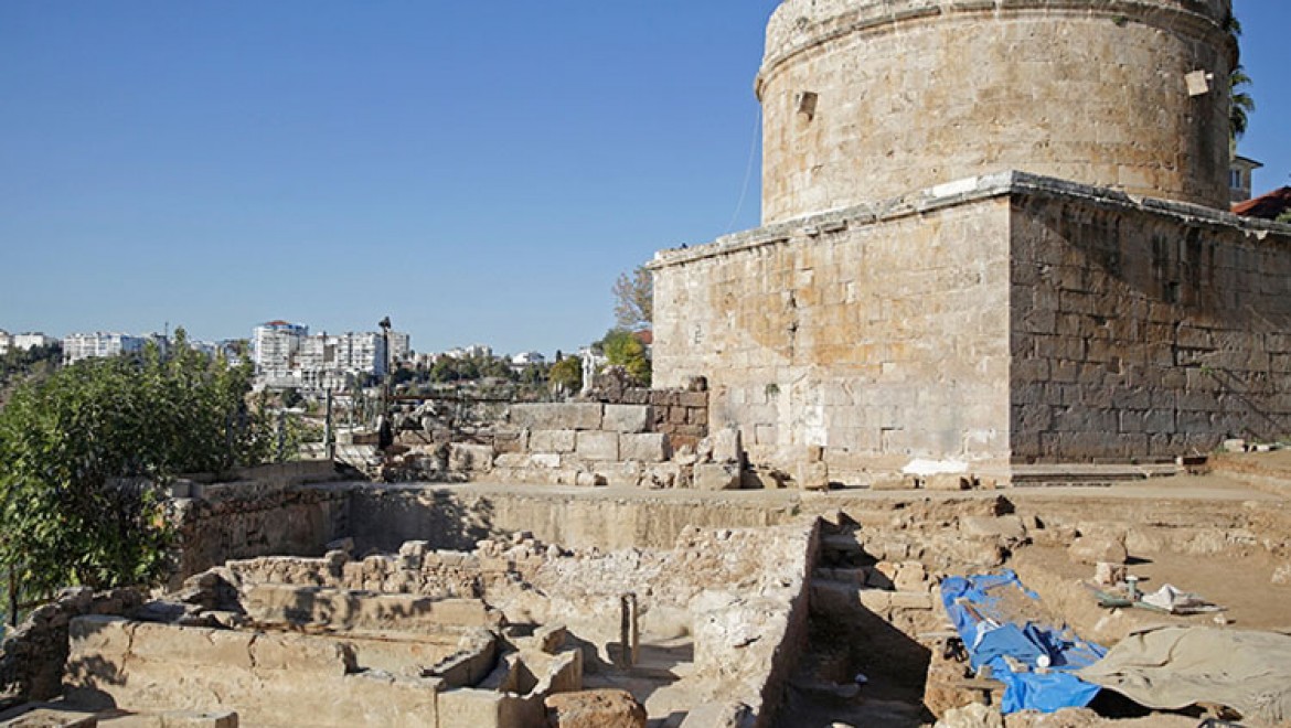 Antalya'da arkeolojik kazıda buz fabrikası kalıntıları ortaya çıkarıldı