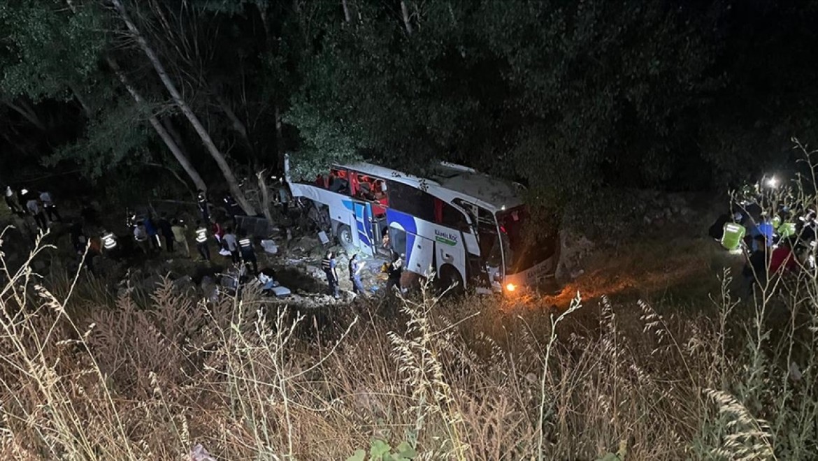 Yozgat'ta yolcu otobüsü şarampole düştü: 12 ölü