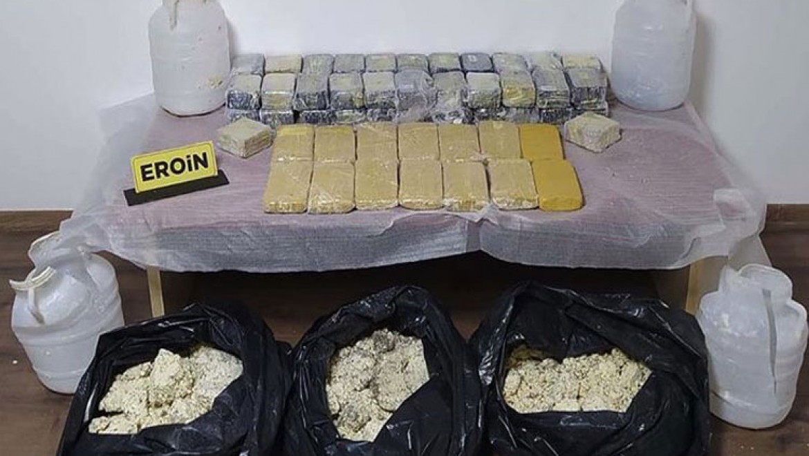 Malatya'da peynir bidonlarına gizlenmiş 31 kilo 268 gram eroin ele geçirildi