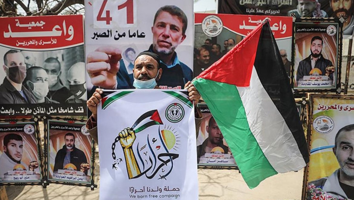 Gazzeliler, İsrail hapishanelerindeki Filistinlilere destek için eylem yaptı