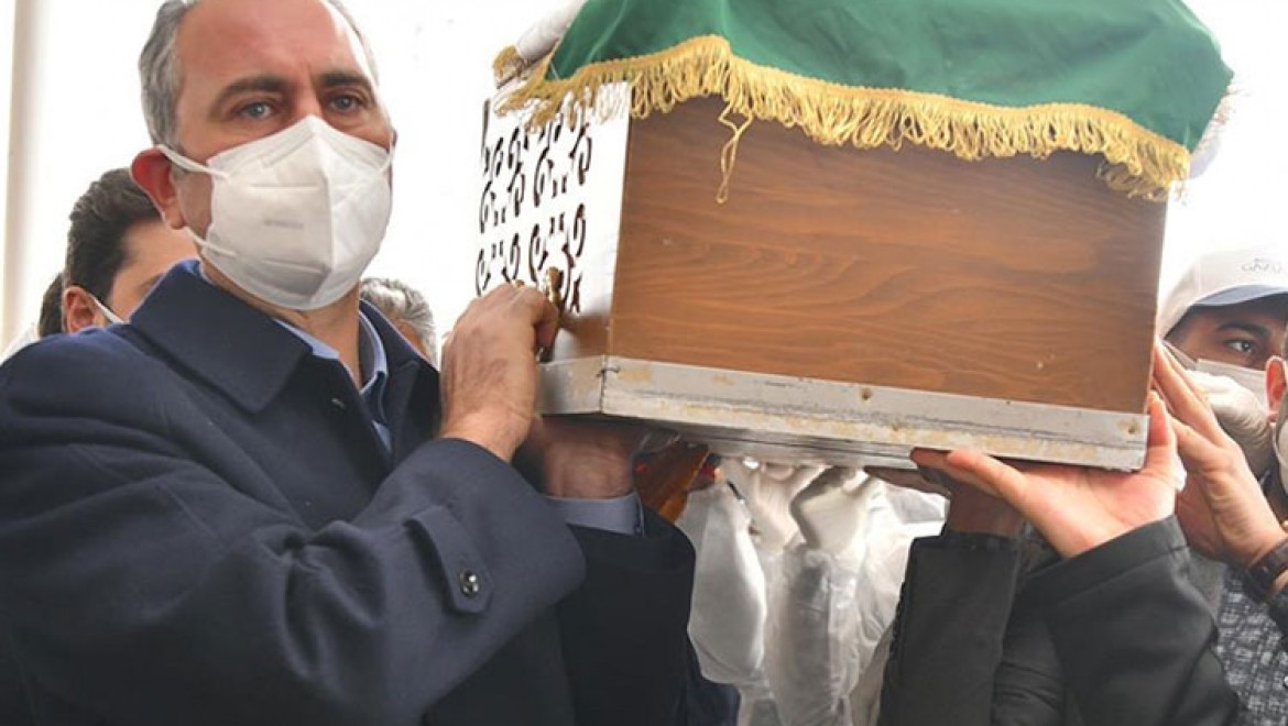 Adalet Bakanı Gül'ün annesi Saliha Gül, Gaziantep'te son yolculuğuna uğurlandı