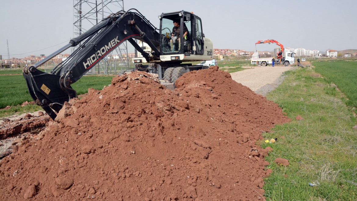 Aksaray'da Kanalizasyon Ve Yol Açma Çalışması
