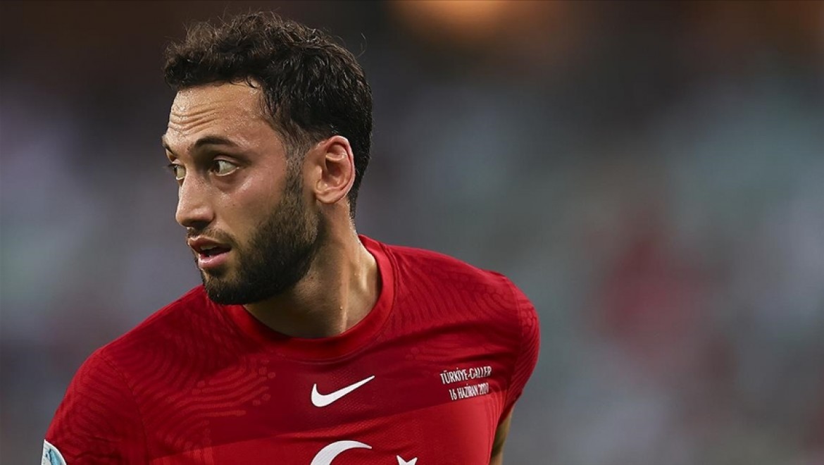 Hakan Çalhanoğlu Inter'e transferinden mutlu