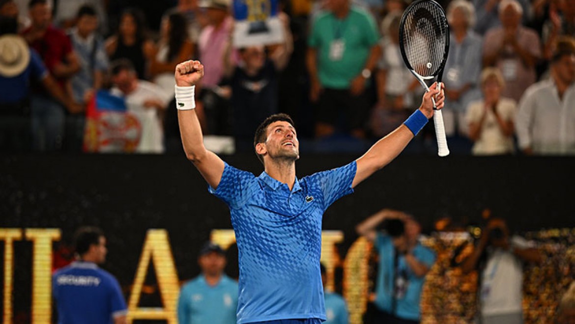 Novak Djokovic Avustralya Açık'taki 10. finalinde Stefanos Tsitsipas ile karşılaşacak
