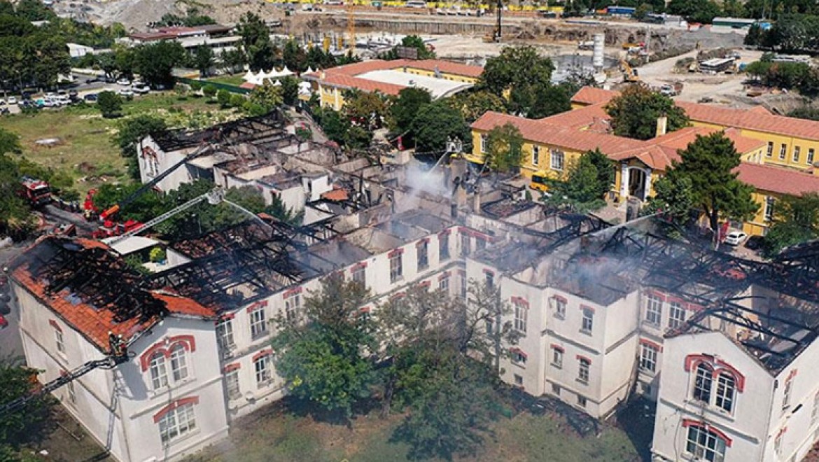 Cumhurbaşkanı Erdoğan, Balıklı Rum Hastanesi'ndeki yangın nedeniyle Başhekim Leana'yı aradı