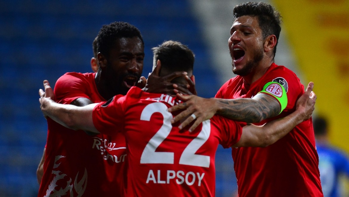 Antalyaspor Kasımpaşa Deplasmanından 3 Puanla Ayrıldı