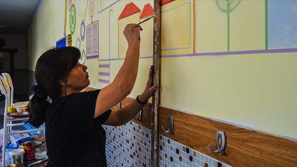 Afyonkarahisarlı ressam duvarları sanat eserine dönüştürüyor