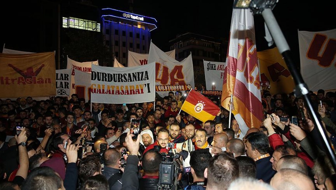 Galatasaray Taraftarından TFF'ye Tepki Yürüyüşü
