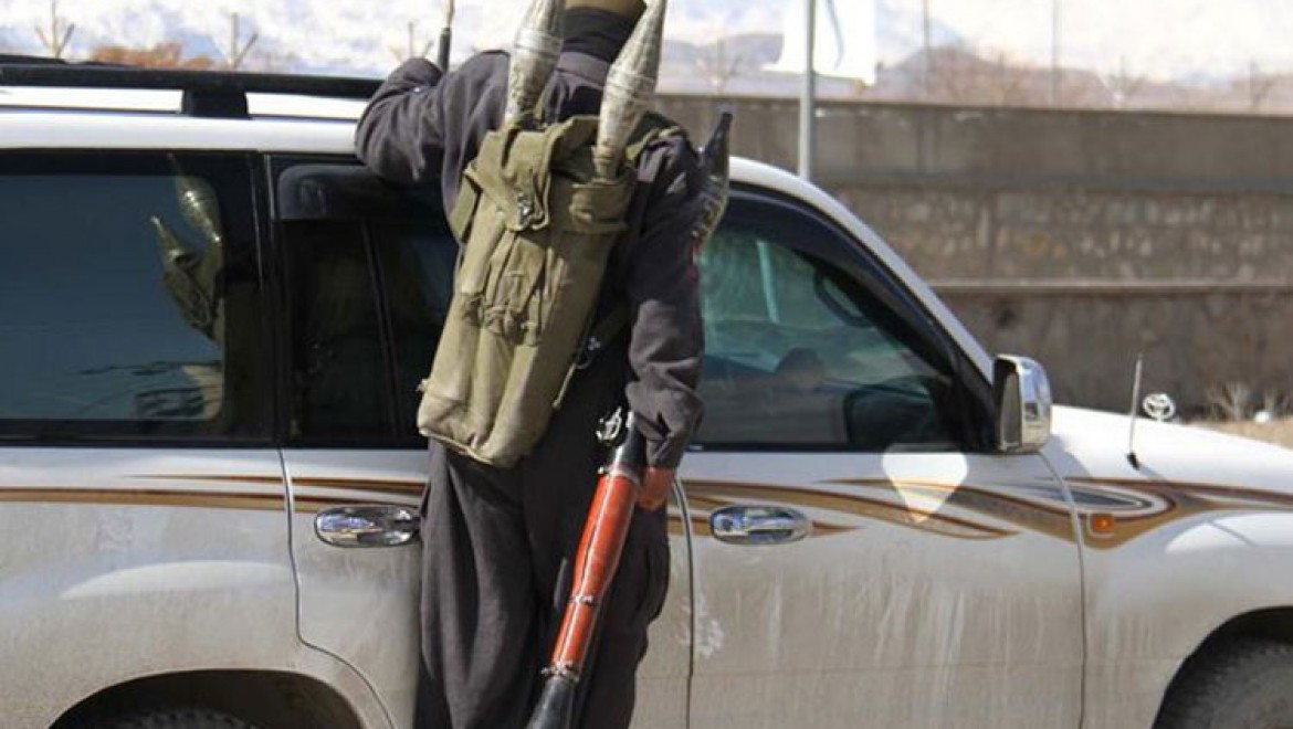 Afganistan'da Taliban saldırılarında 20 güvenlik görevlisi öldü