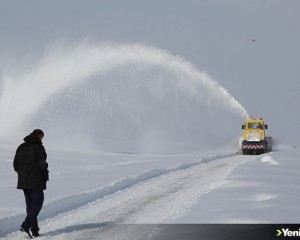 Samsun'da kar nedeniyle kapanan 435 mahalle yolundan 427'si açıldı