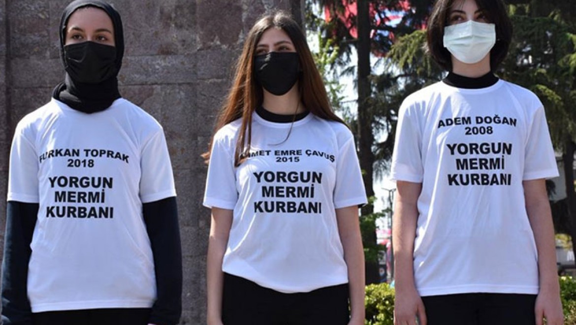 Trabzon'da lise öğrencileri "Mutluluğa kurşun sıkma" kampanyasına dikkati çekti