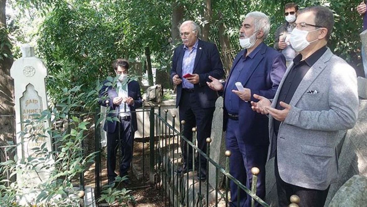 Ahmet Haşim mezarı başında anıldı