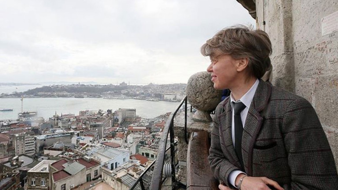 18 yıldır aynı yerden İstanbul'a bakıyor