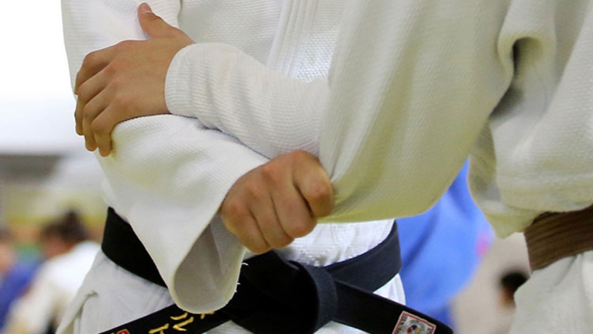 Cezayirli judocu Nourine, İsrailli rakibiyle eşleşmemek için Tokyo 2020'den çekildi